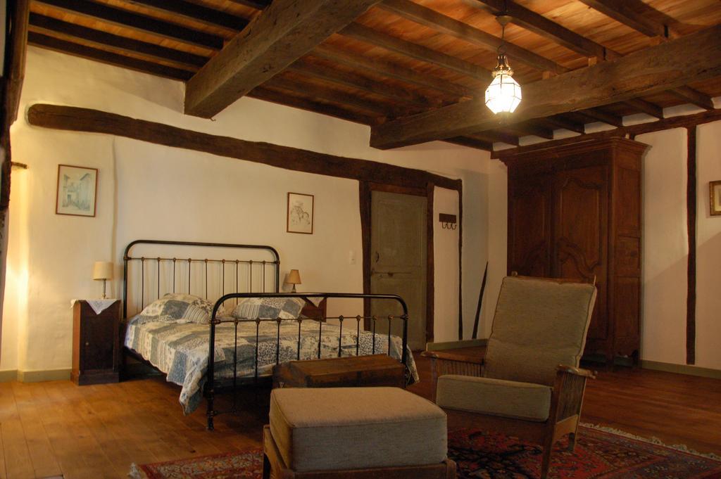 Auberge Lion D'Or Saint-Antonin-Noble-Val Room photo