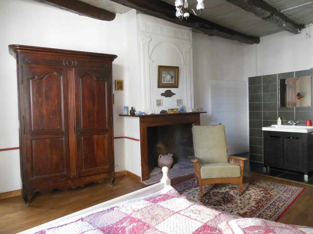 Auberge Lion D'Or Saint-Antonin Room photo