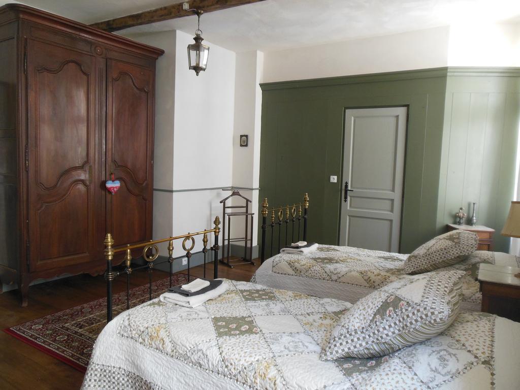 Auberge Lion D'Or Saint-Antonin-Noble-Val Room photo