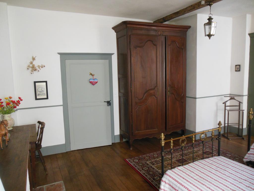 Auberge Lion D'Or Saint-Antonin Room photo