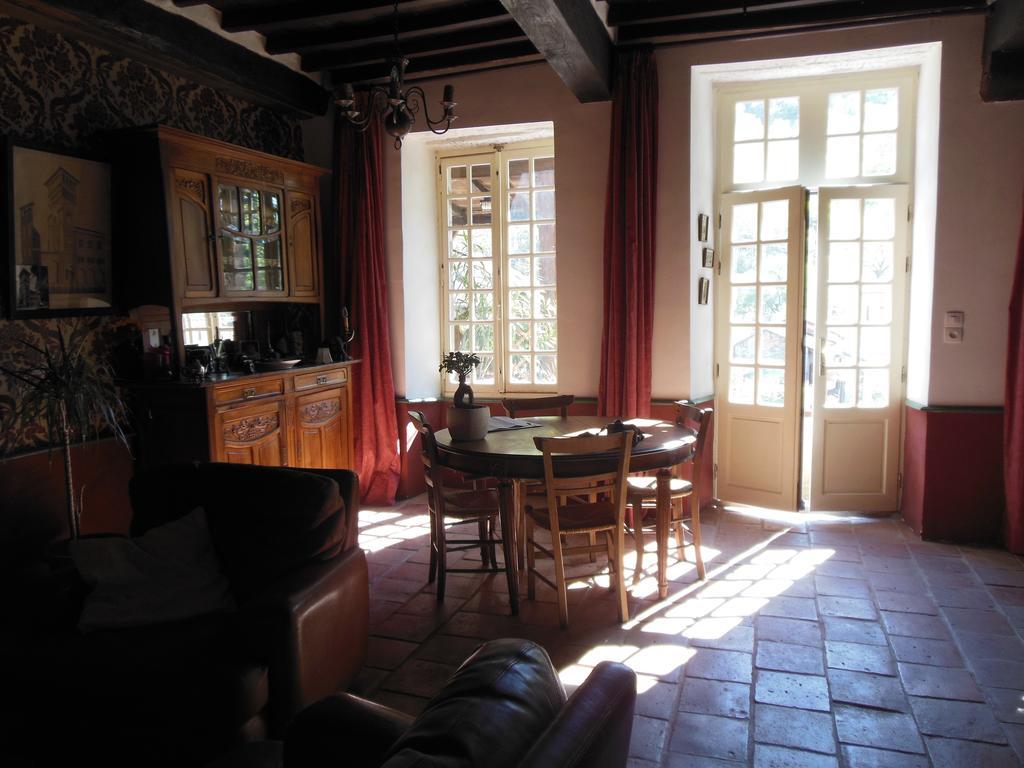 Auberge Lion D'Or Saint-Antonin Exterior photo