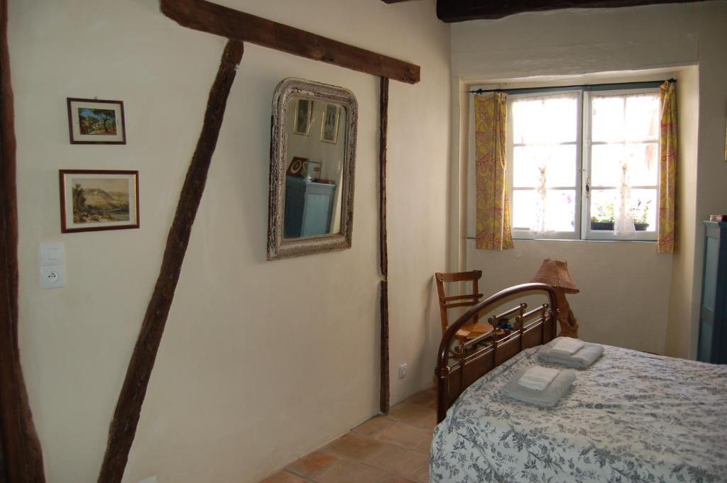 Auberge Lion D'Or Saint-Antonin Room photo
